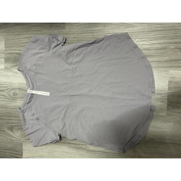 Lululemon Women's Short Sleeve Activewear Top Size 4 Workout Movement Small - Picture 1 of 4